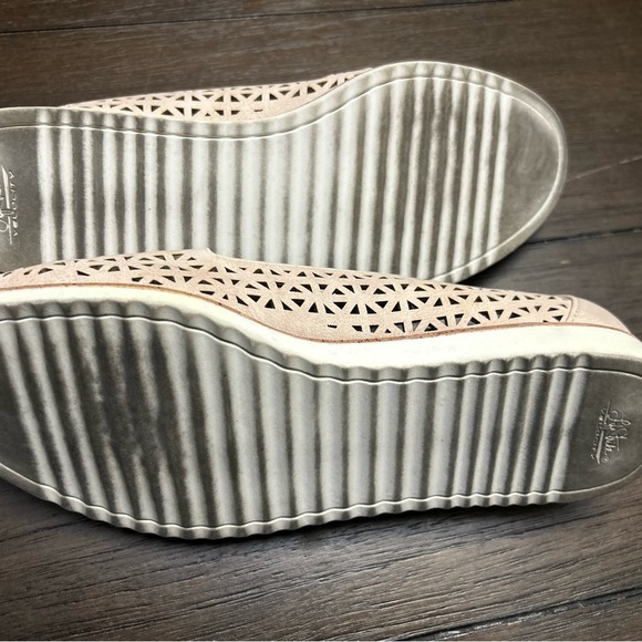 Life Stride Tan Flats with Perforated Design - Picture 4 of 4